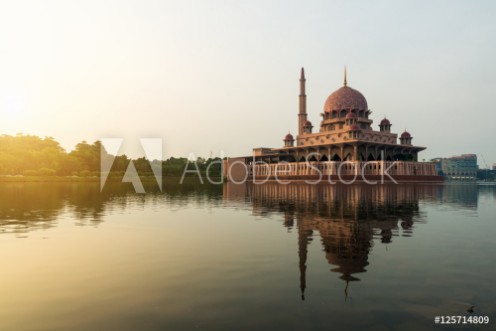 Bild på Putrajaya mosque between sunsire in Kuala Lumpur Malaysia 